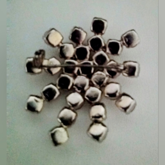 Vintage Rhinestone Spray‎ Shaped Brooch - Picture 4 of 4